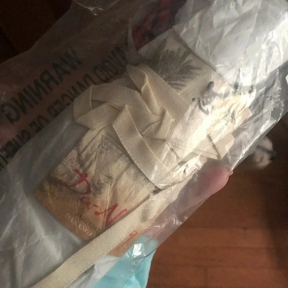 Da-Nang Silk Butterfly Romper M L - Picture 15 of 15